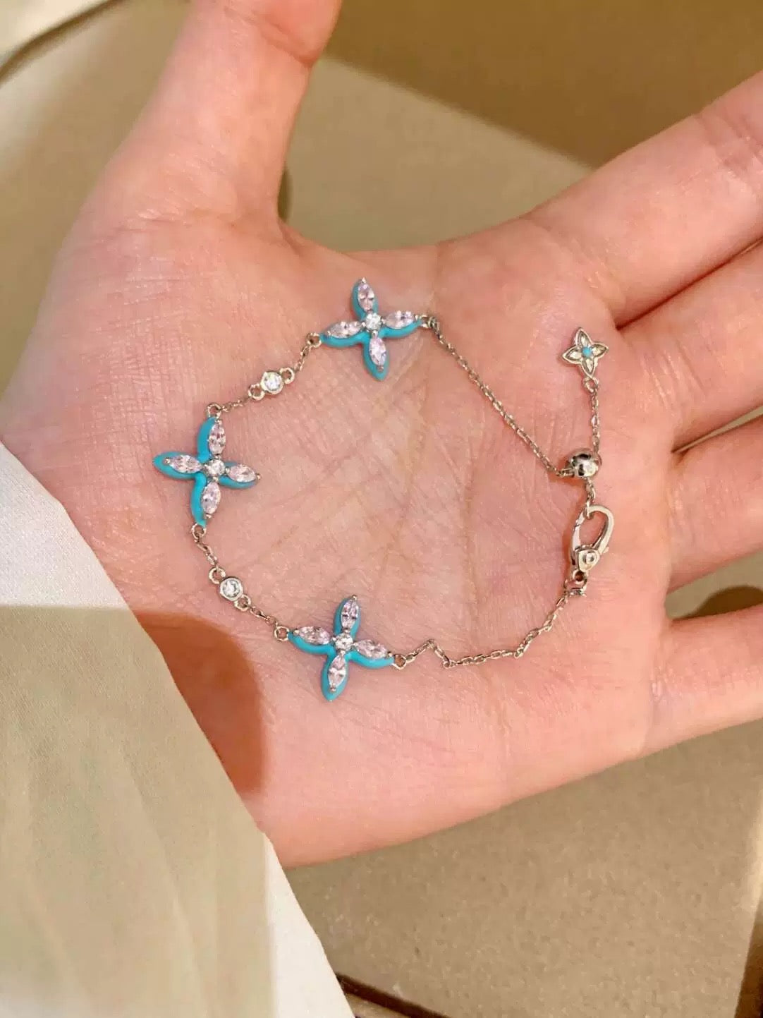 Secret Turquoise Clover Series