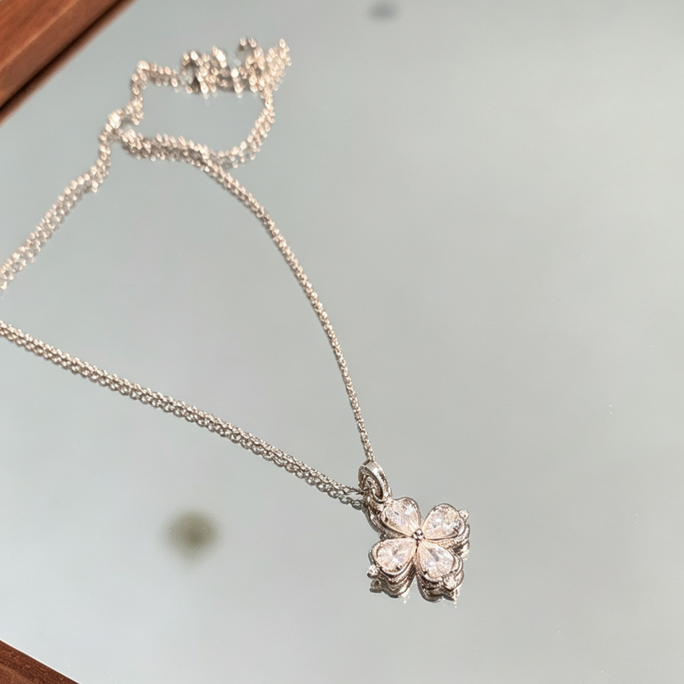 Vintage Clover Royale Collection