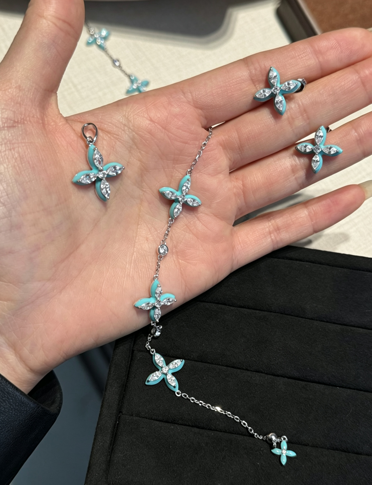 Secret Turquoise Clover Series