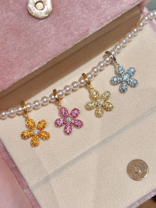 Macaron Daisy Necklace