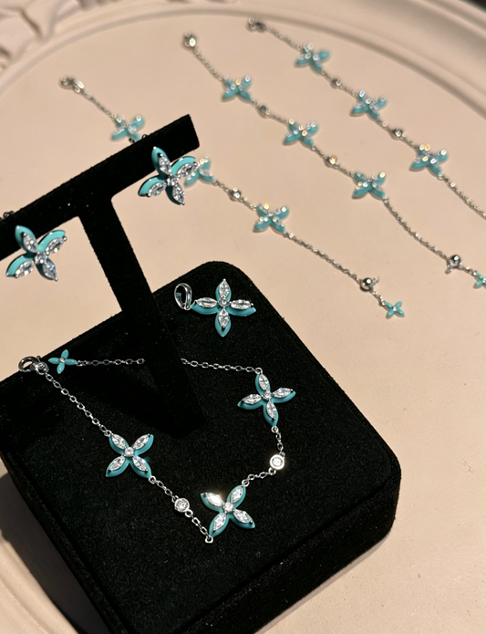 Secret Turquoise Clover Series