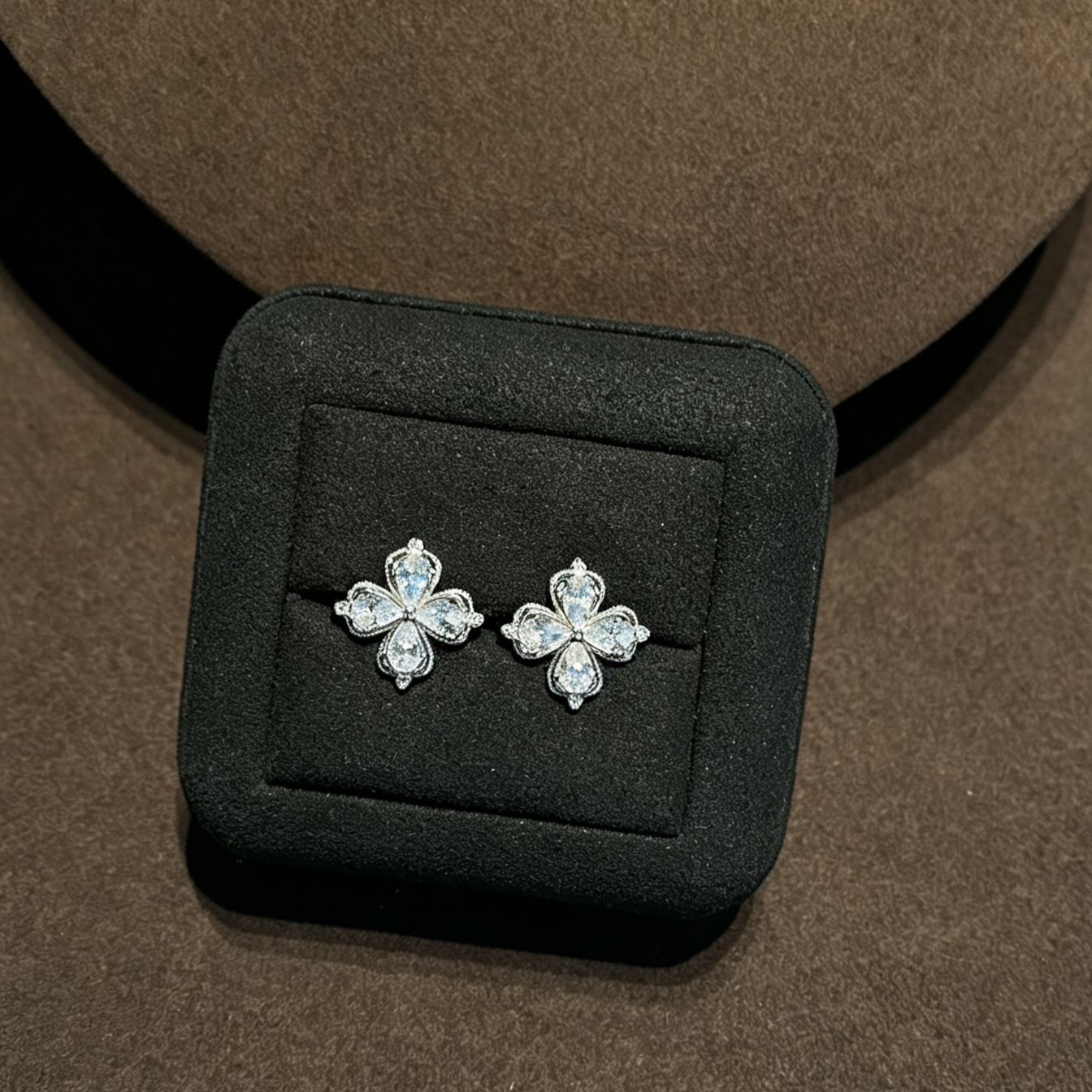Vintage Clover Royale Collection