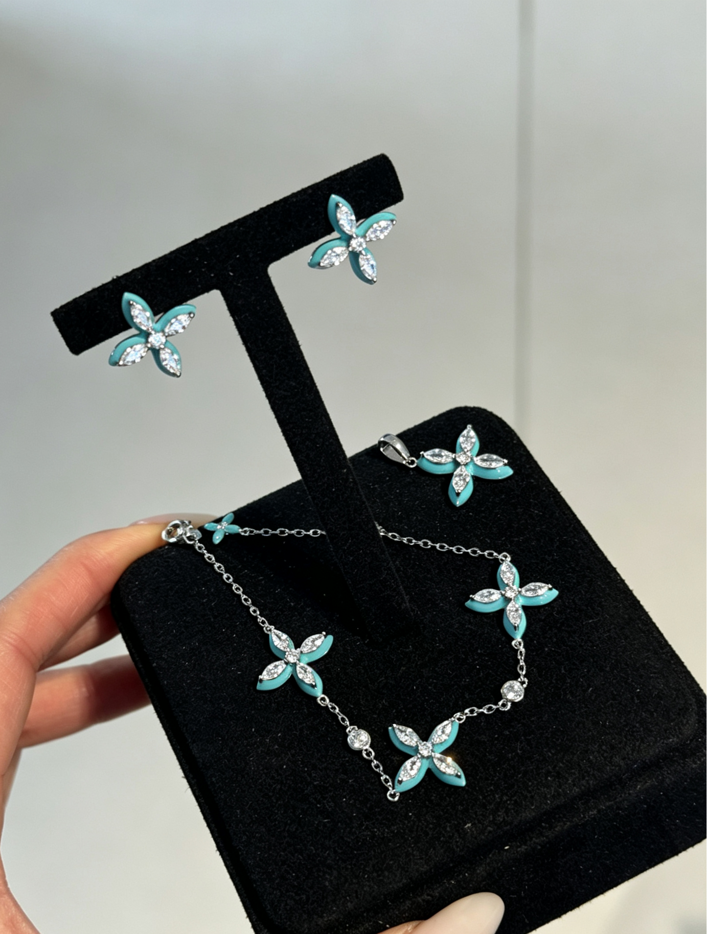 Secret Turquoise Clover Series